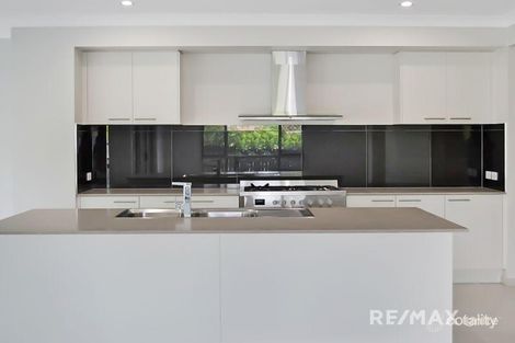 Property photo of 8 Dove Tree Crescent Sinnamon Park QLD 4073
