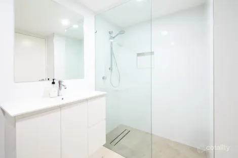 Property photo of 25/11 Breaker Street Main Beach QLD 4217