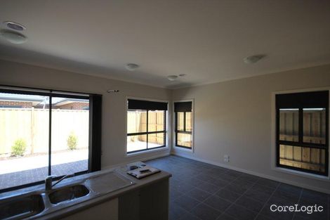 Property photo of 18 Burssi Circuit Doreen VIC 3754