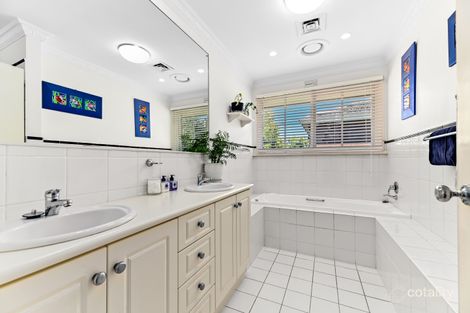 Property photo of 1 Baxter Court Mount Waverley VIC 3149