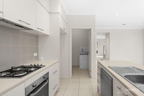 Property photo of 22 Manuscript Drive Endeavour Hills VIC 3802