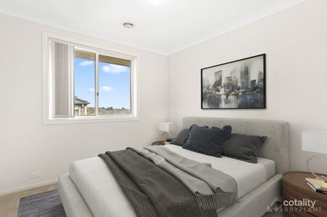 Property photo of 22 Manuscript Drive Endeavour Hills VIC 3802