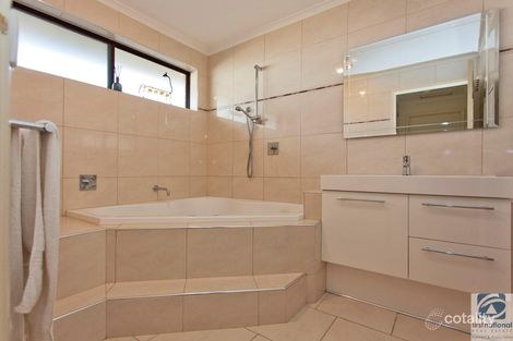 Property photo of 18 Sans Souci Drive Wodonga VIC 3690