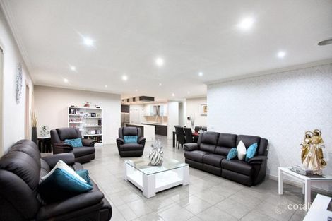 Property photo of 2 Hayfield Road Roxburgh Park VIC 3064