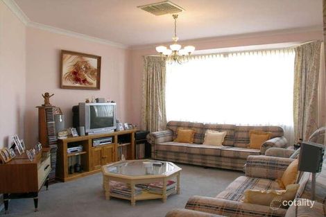 Property photo of 8 Colebatch Hill Kardinya WA 6163