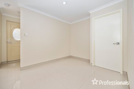 Property photo of 3 Pleasant Mews Marangaroo WA 6064