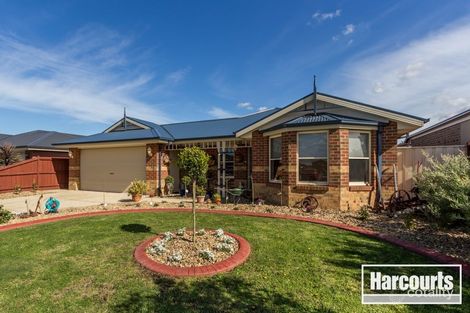 Property photo of 9 Peisley Crescent Cranbourne East VIC 3977