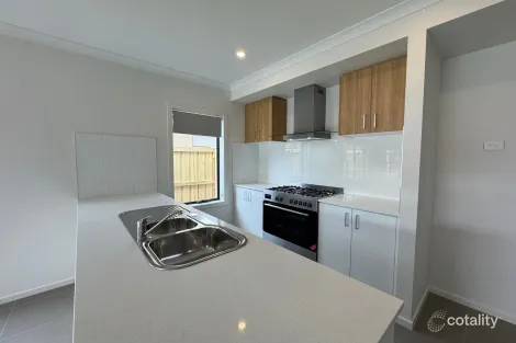 16 Eucalypt St, Armstrong Creek, VIC 3217