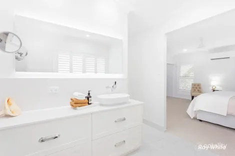 Property photo of 15 Sea Salt Drive Lammermoor QLD 4703