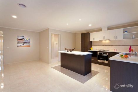 Property photo of 9 Winchcombe Way Cranbourne North VIC 3977
