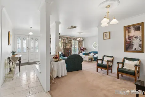 18 WISTERIA PL, THORNLIE, WA 6108