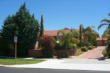 2/15 Hayes Ave, Yokine, WA 6060