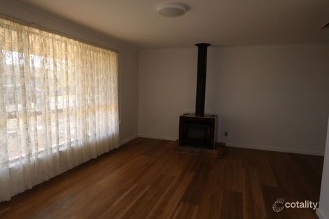 Property photo of 2 Wellingham Place Temora NSW 2666