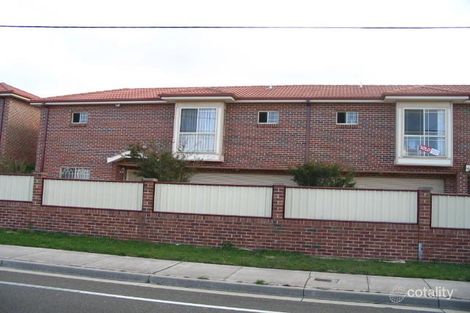 Property photo of 1/4-38 Roberts Road Greenacre NSW 2190