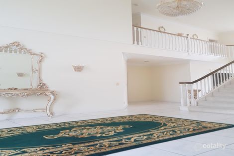 18 King Arthurs Ct, Paradise Point, QLD 4216