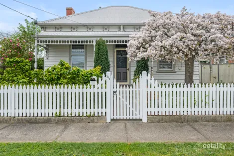 704 Doveton St N, Soldiers Hill, VIC 3350