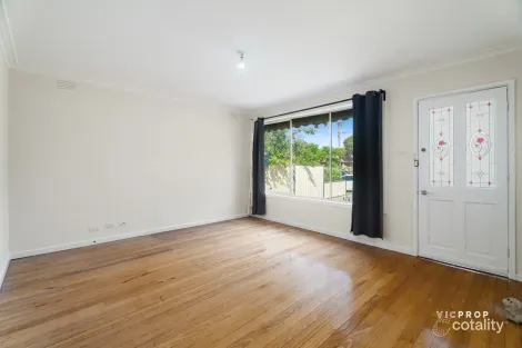 Property photo of 16 McRae Avenue St Albans VIC 3021