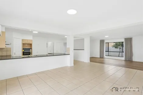 Property photo of 9 Jaeger Way Benowa QLD 4217