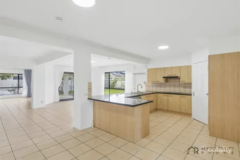 Property photo of 9 Jaeger Way Benowa QLD 4217