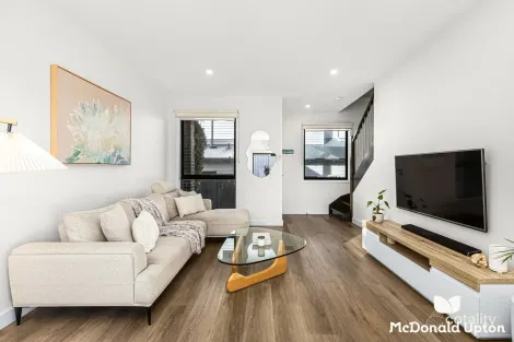 Property photo of 2/21 Hampton Road Essendon West VIC 3040