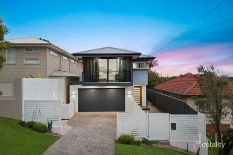 Property photo of 19 Gower Street Holland Park West QLD 4121