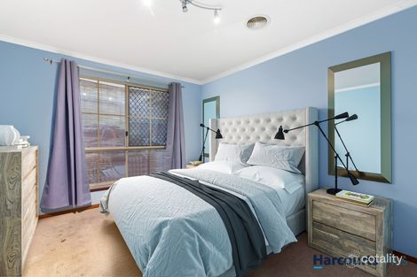 Property photo of 17 Luderitz Close Hallett Cove SA 5158