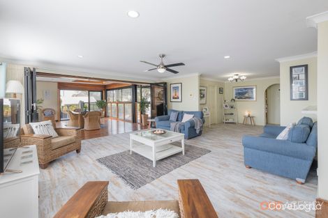 Property photo of 43 Macquarie Grove Caves Beach NSW 2281
