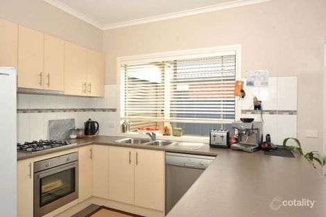 Property photo of 2 Leightons Green Pakenham VIC 3810