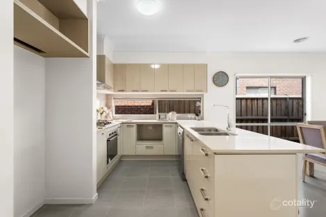 Property photo of 21 Winscombe Road Werribee VIC 3030