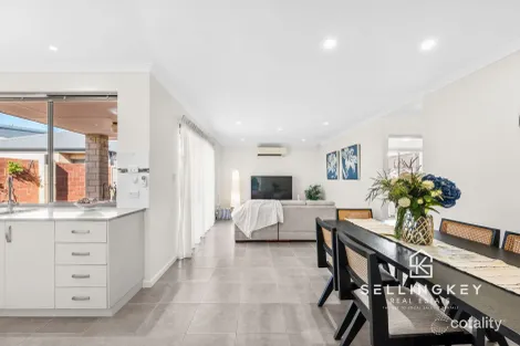 Property photo of 1/201 Boardman Road Canning Vale WA 6155