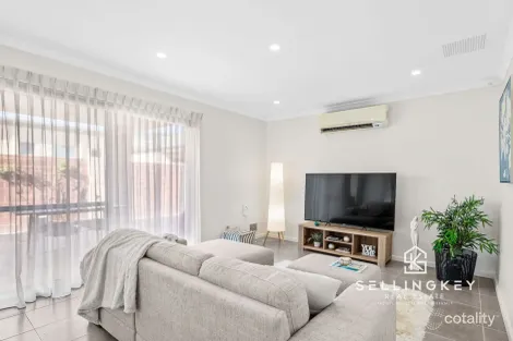 Property photo of 1/201 Boardman Road Canning Vale WA 6155