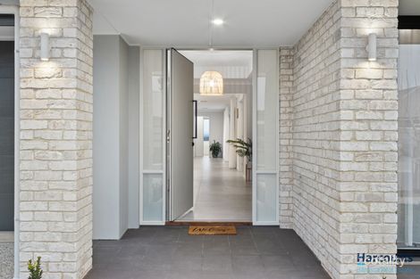 Property photo of 14 John Circuit Angle Vale SA 5117