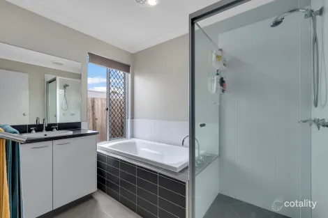 Property photo of 4 Keppel Close Springfield Lakes QLD 4300