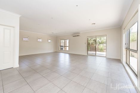 Property photo of 2/13 Ranfurlie Circuit Melton West VIC 3337