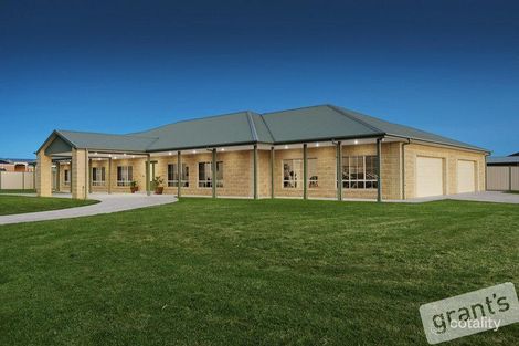 9-11 Leech Ct, Narre Warren North, VIC 3804