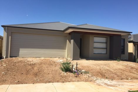 Property photo of 82 Bandicoot Loop Tarneit VIC 3029