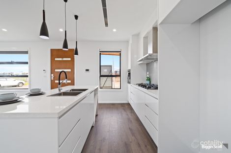 Property photo of 25 Peanut Avenue Mickleham VIC 3064