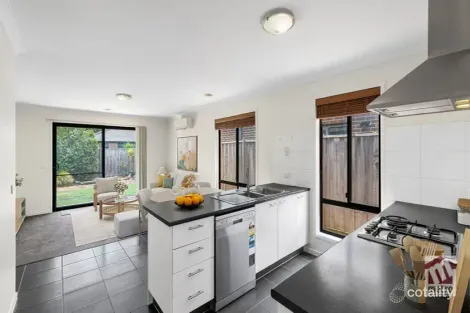 Property photo of 12 Marlowe Grange Mernda VIC 3754