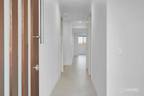 Property photo of 18 Compass Road Flagstone QLD 4280