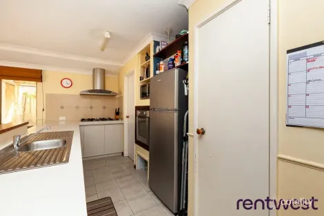 Property photo of 2 Argyll Close Camillo WA 6111