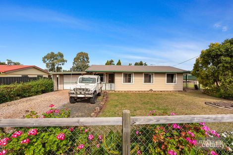 15 Creek St, Cambooya, QLD 4358