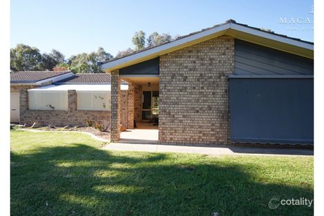 Property photo of 32 Karoom Drive Glenfield Park NSW 2650