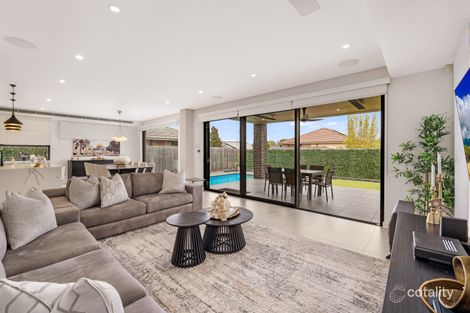 Property photo of 21 Rowe Drive Potts Hill NSW 2143