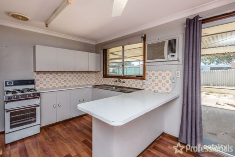 Property photo of 2 Earle Place Utakarra WA 6530