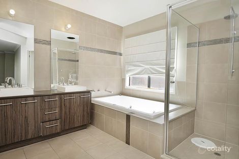 Property photo of 6 Manche Court Highton VIC 3216