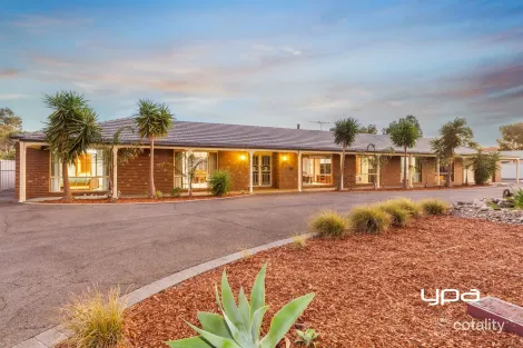Property photo of 15 Rolling Meadows Drive Sunbury VIC 3429