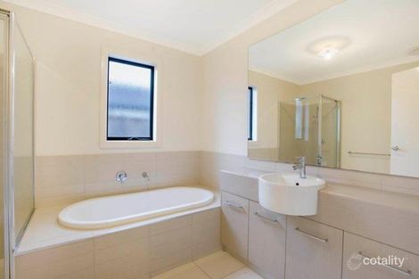 Property photo of 171 Tenterfield Drive Burnside Heights VIC 3023