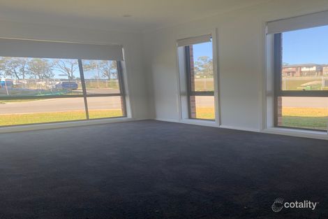 7 Denise Cres, Grantham Farm, NSW 2765