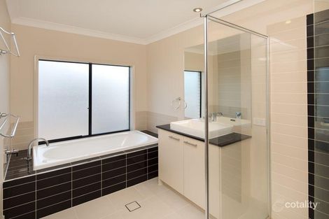 Property photo of 30 Wunburra Circle Pacific Pines QLD 4211