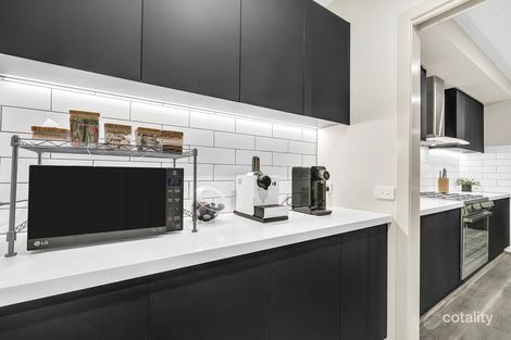 Property photo of 5 Westerfolds Loop Craigieburn VIC 3064